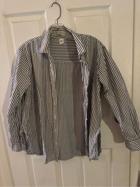 2 pack GAP Striped button down